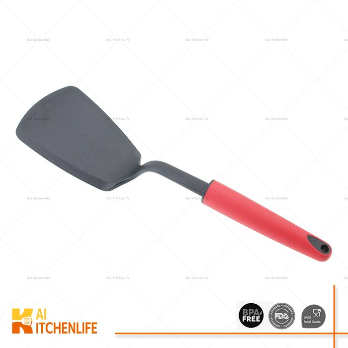 D00187 - Non Stick Solid Kitchen Turner H26 | Kai Kitchenlife